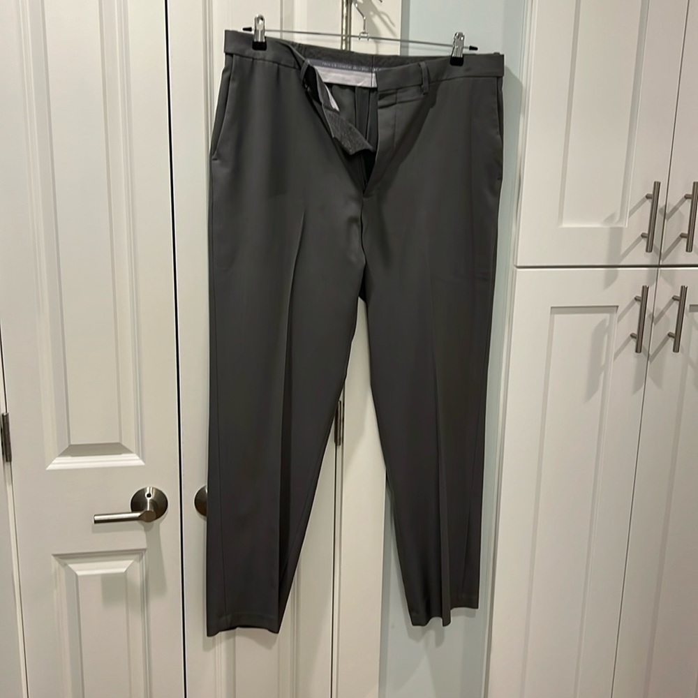 Haggar premium classic fit dress pants 38/32